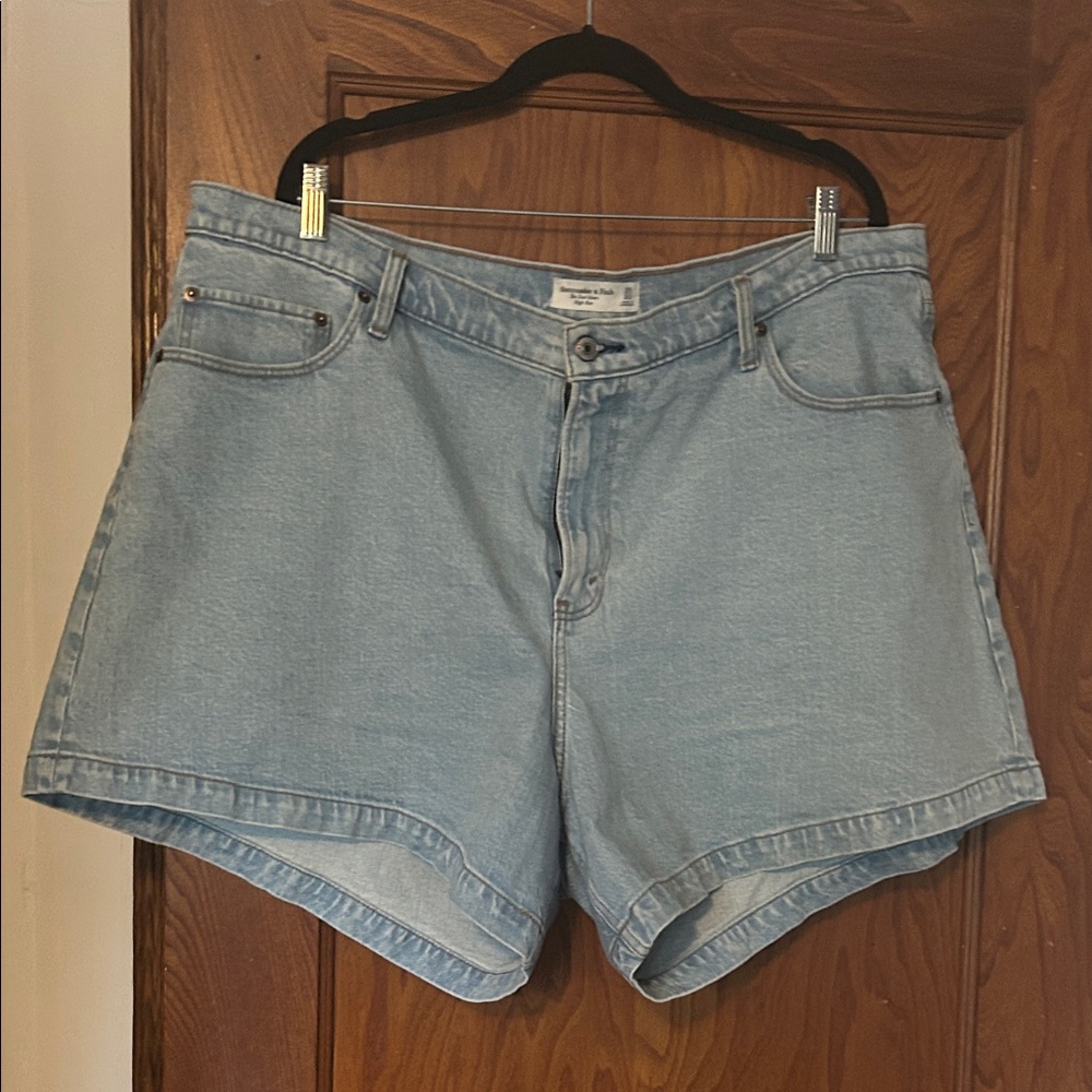 Abercrombie & Fitch Light Blue Dad jean Shorts - Curve love